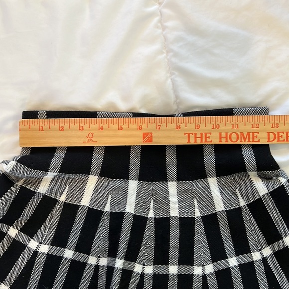 F21 Pleated Skirt - Picture 6 of 7